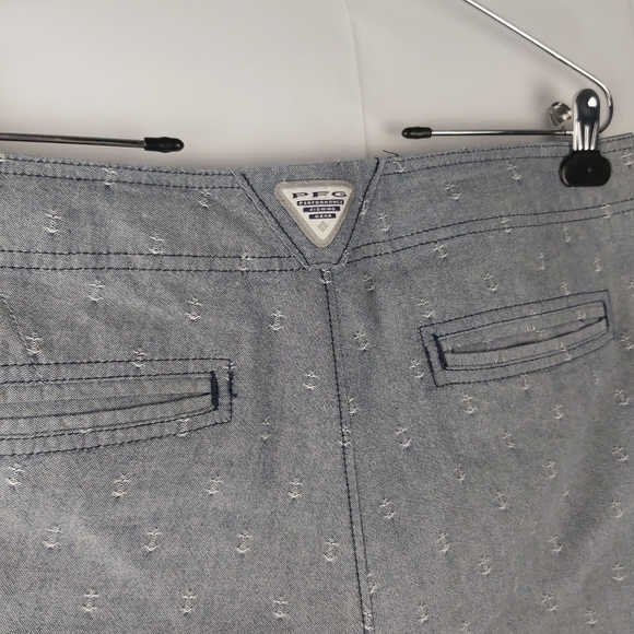 𝅺🍄3/50$🍄 Columbia PFG Capri Pants Anchor Pattern Embroidered Chambray Sz 8 - Picture 6 of 9